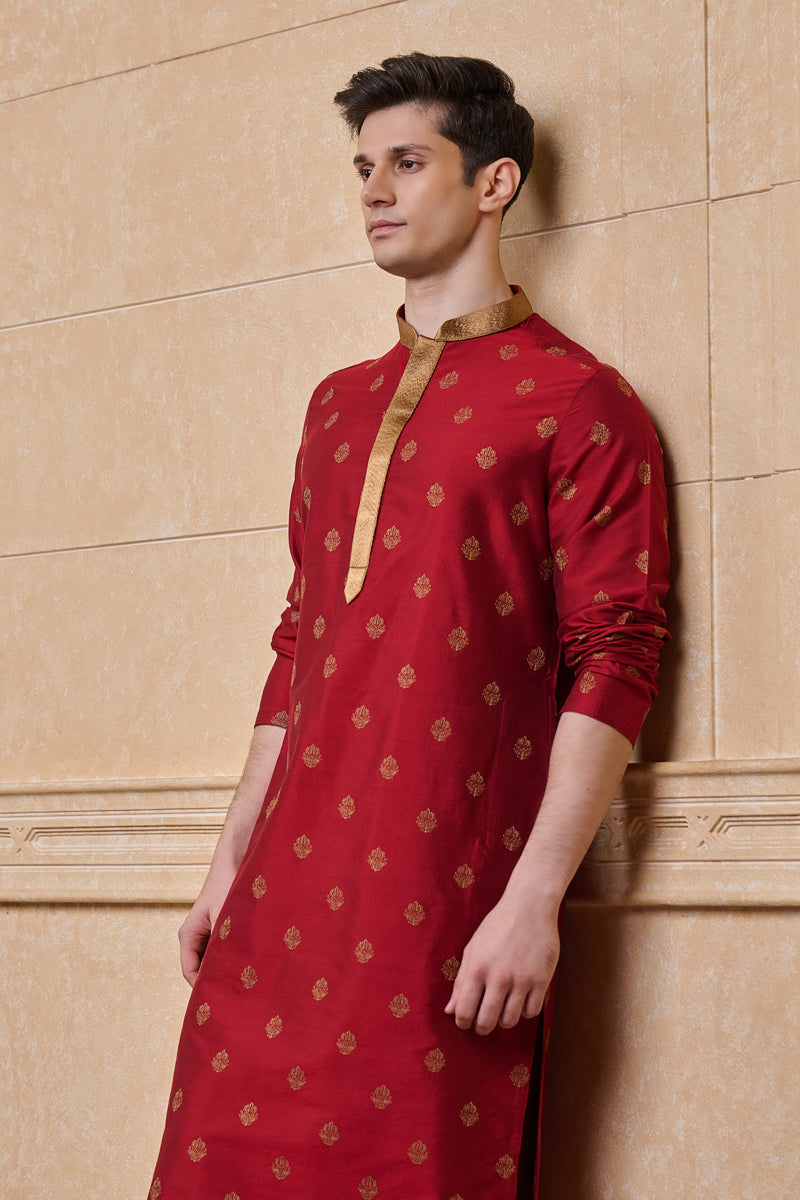 Red Kurta Set With Embroidery Highlights