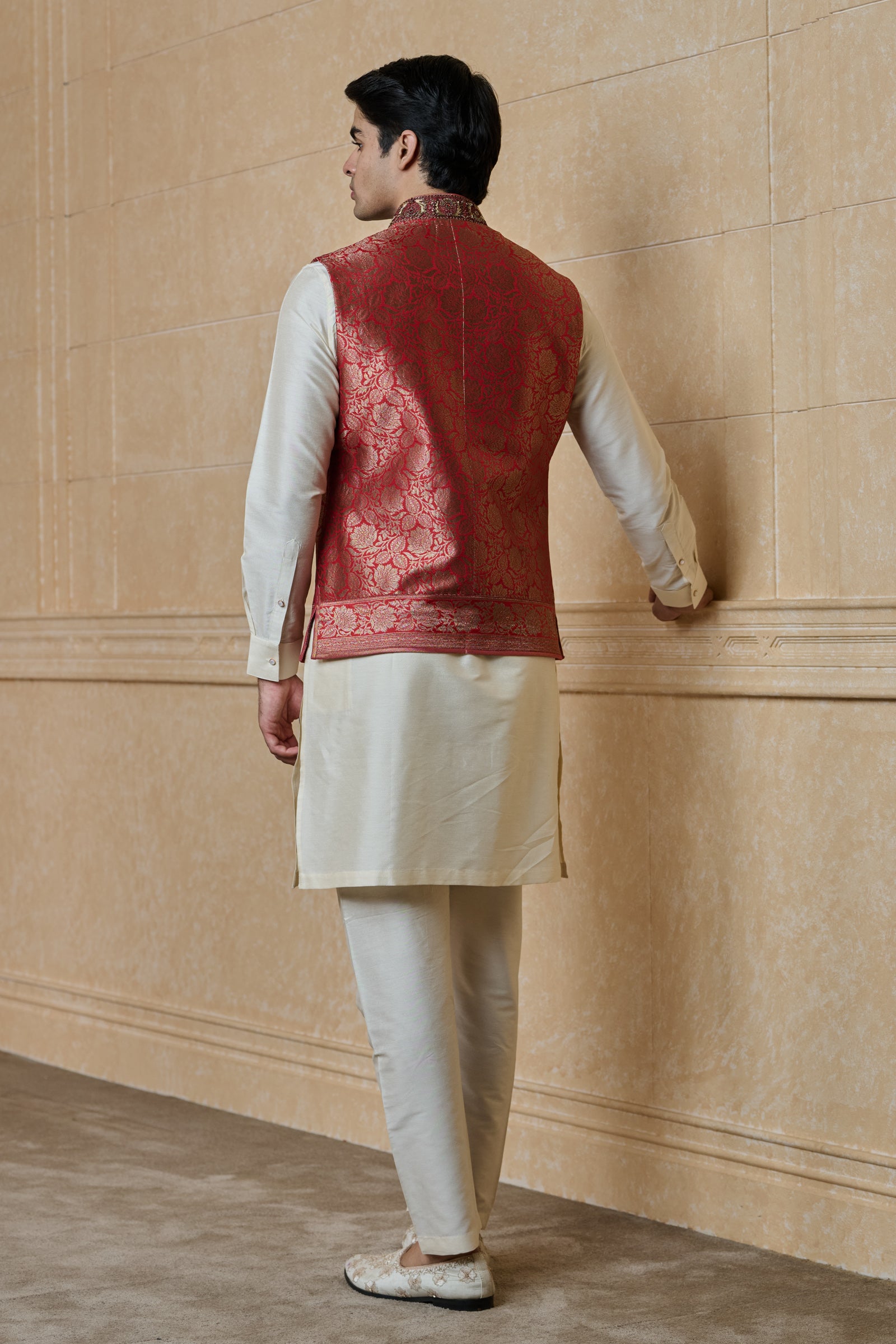 Slik Brocade Kurta Bundi Set