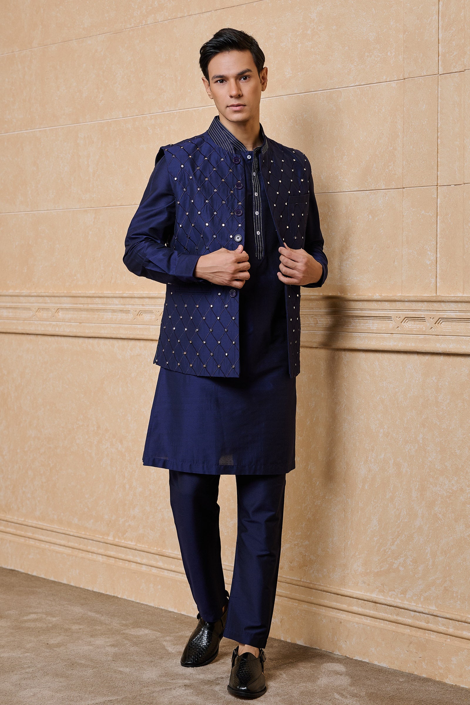 Navy Patra Embroidered Kurta Bundi Set