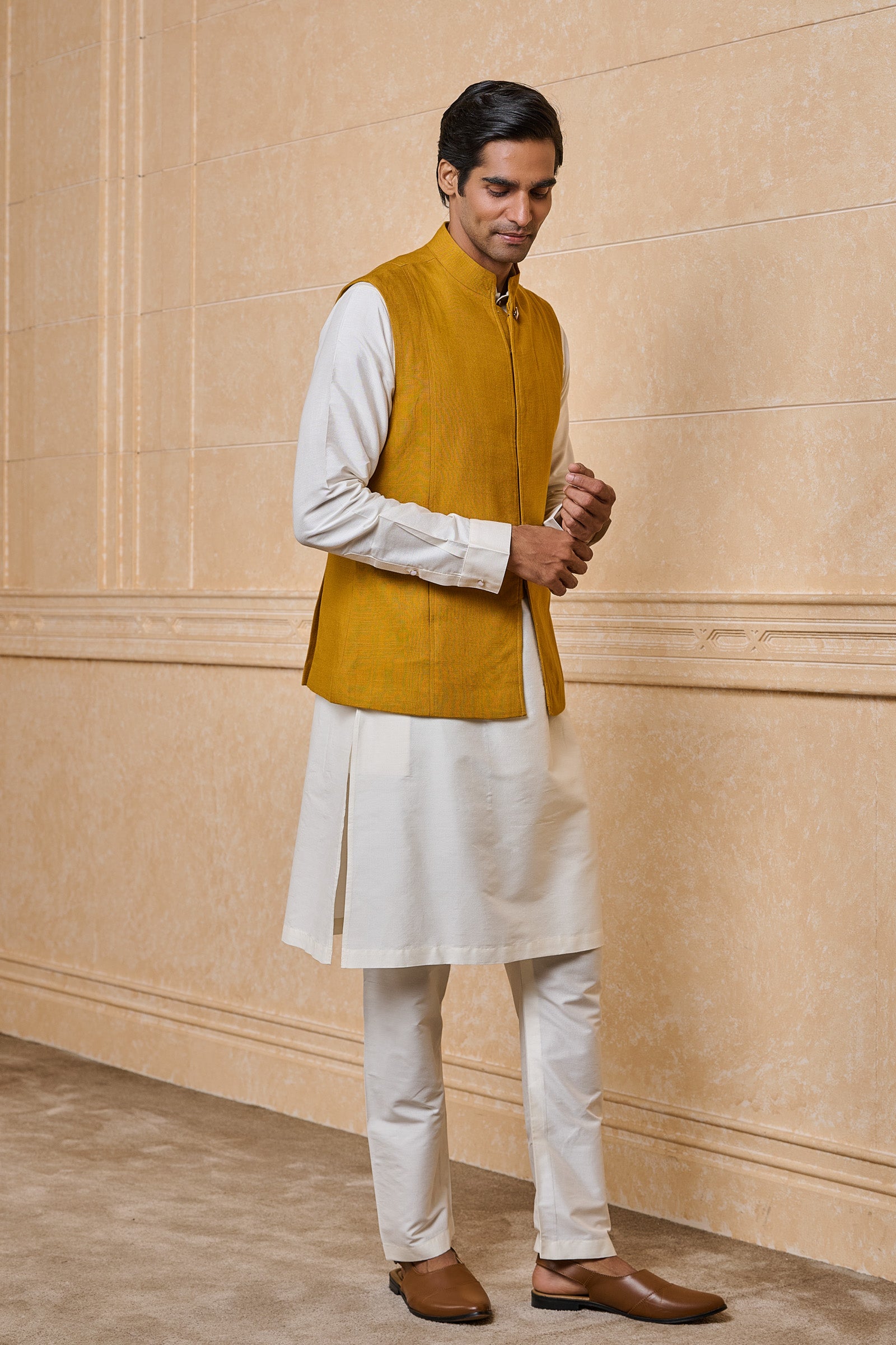 Yellow Ochre Classic bundi With Top Stitch Detailing