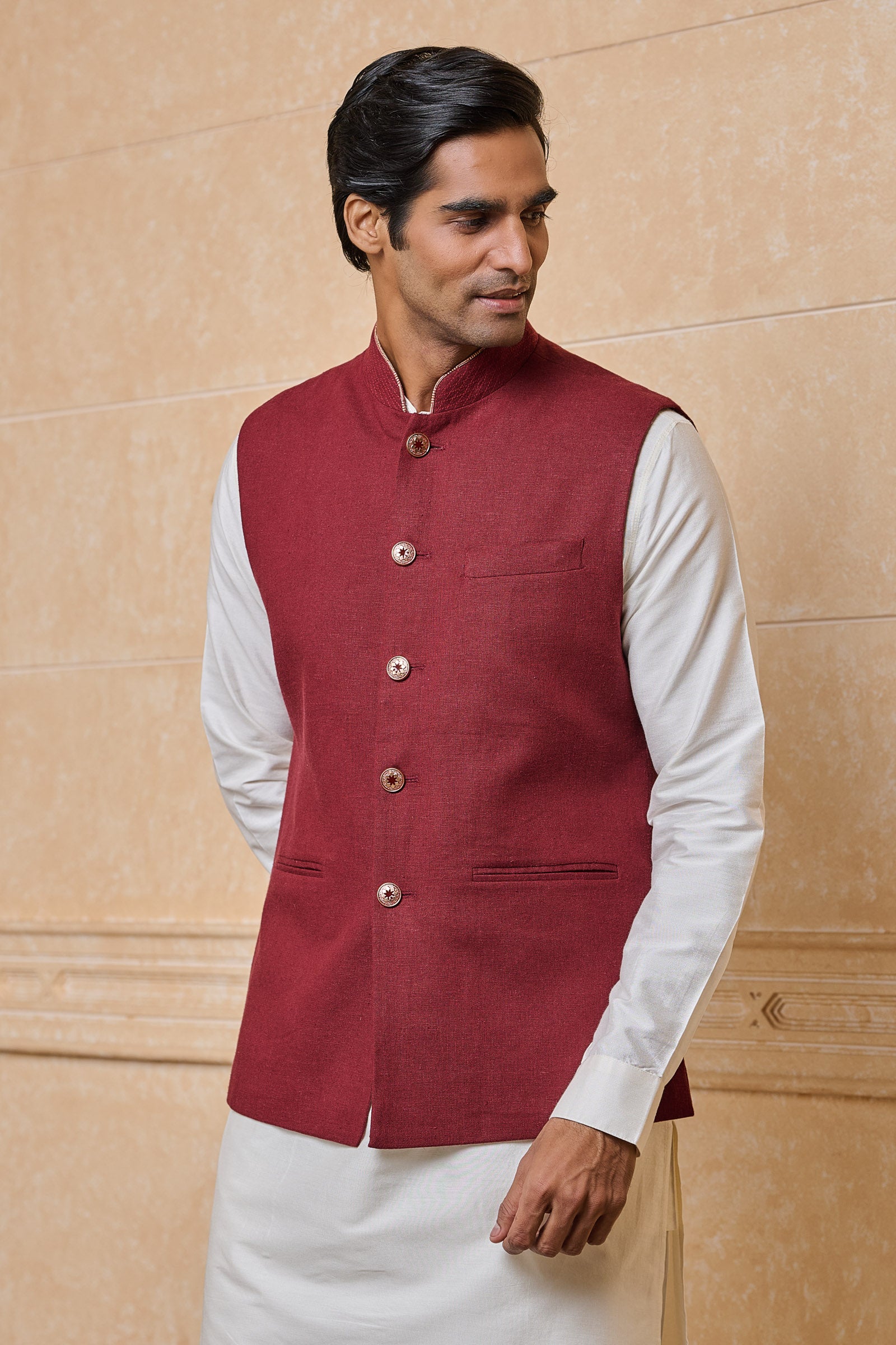 Maroon Linen Bundi with Collar Detailing