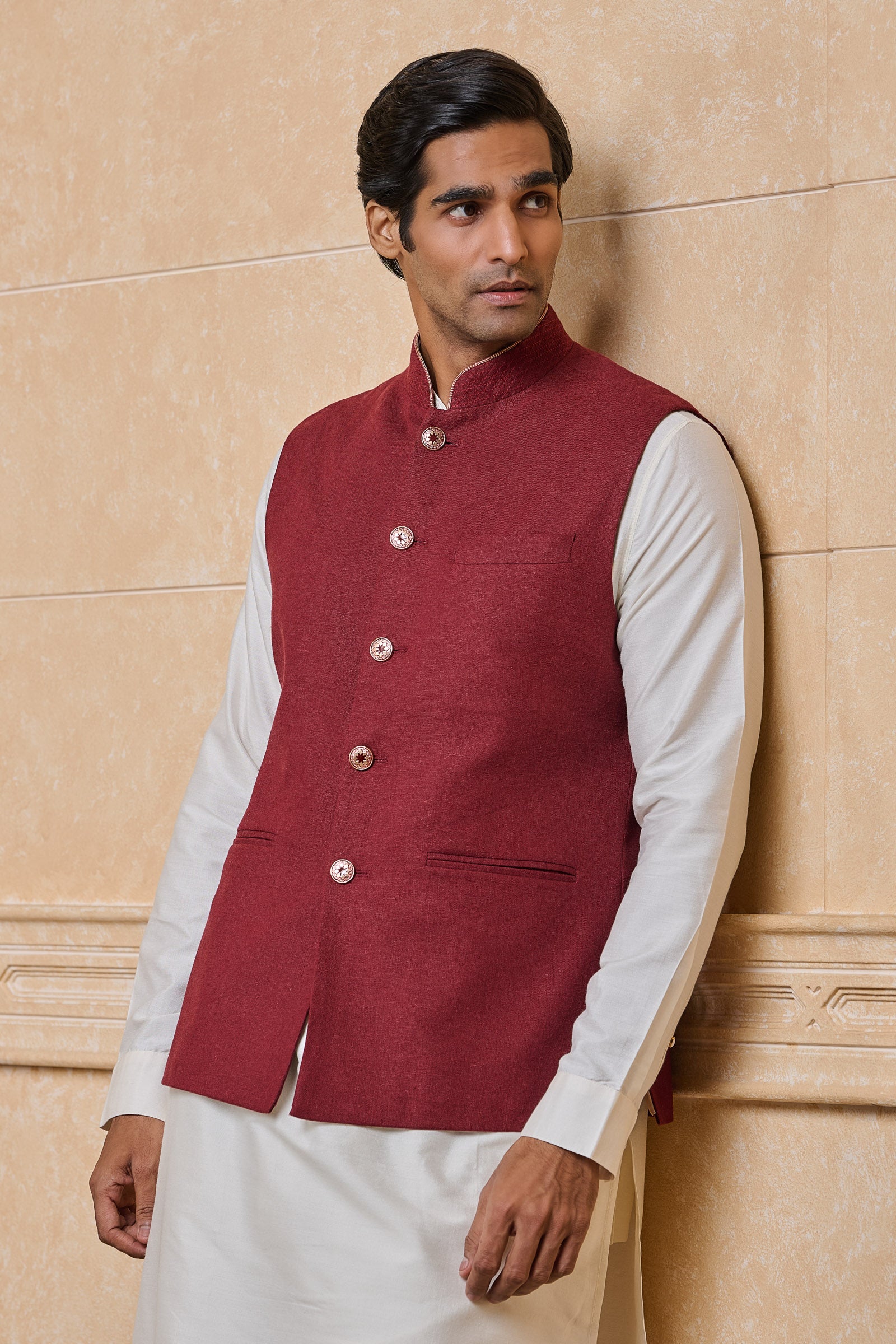 Maroon Linen Bundi with Collar Detailing