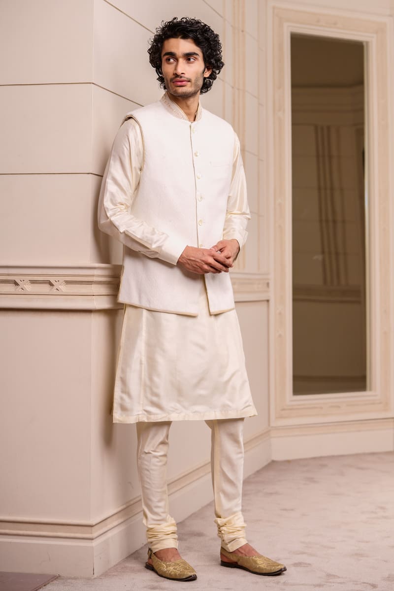 Ivory All Over Textured Bundi