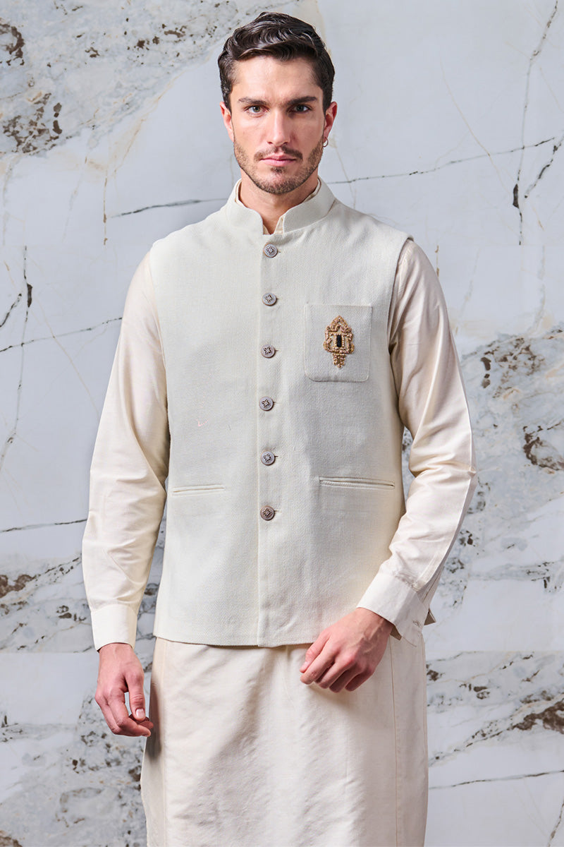 Ivory Bundi With Zardozi Embroidered Crest