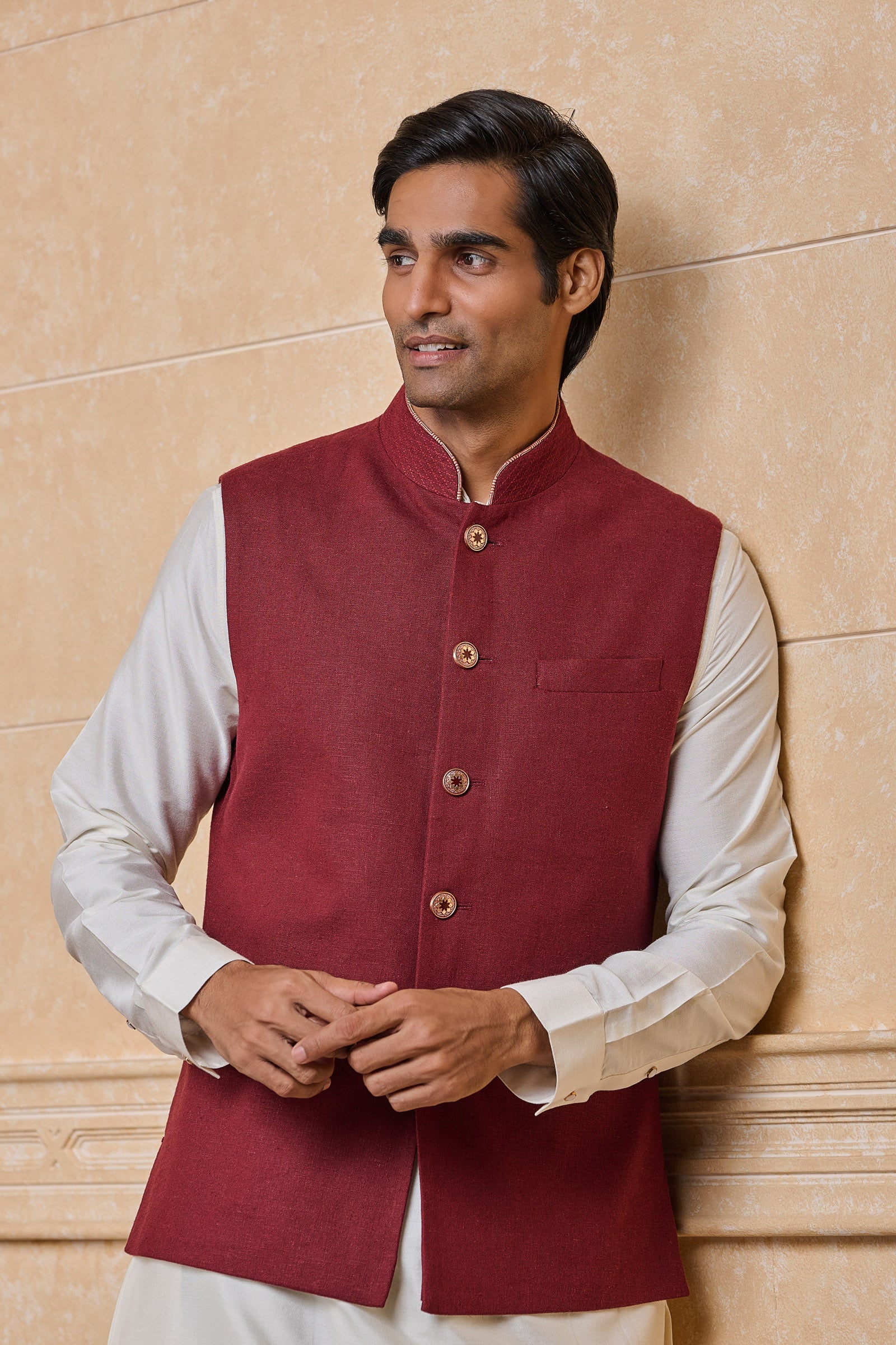 Maroon Linen Bundi with Collar Detailing