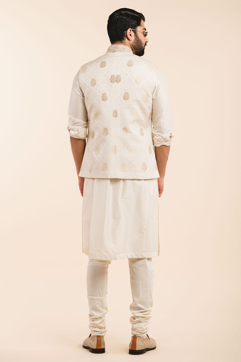 Ivory Silk Bundi With Embroidered Collar