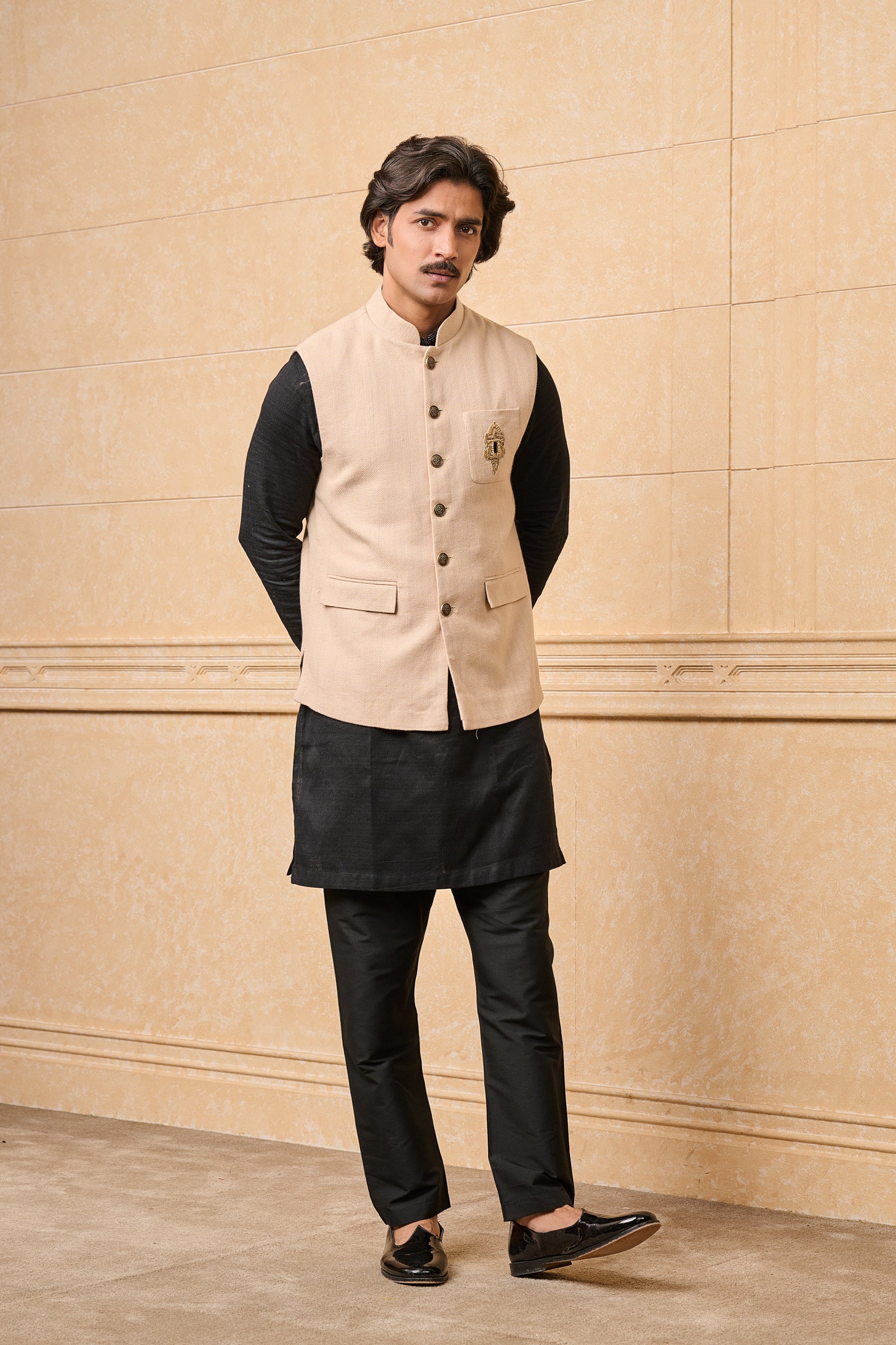 Beige Bundi With Zardozi Embroidered Crest