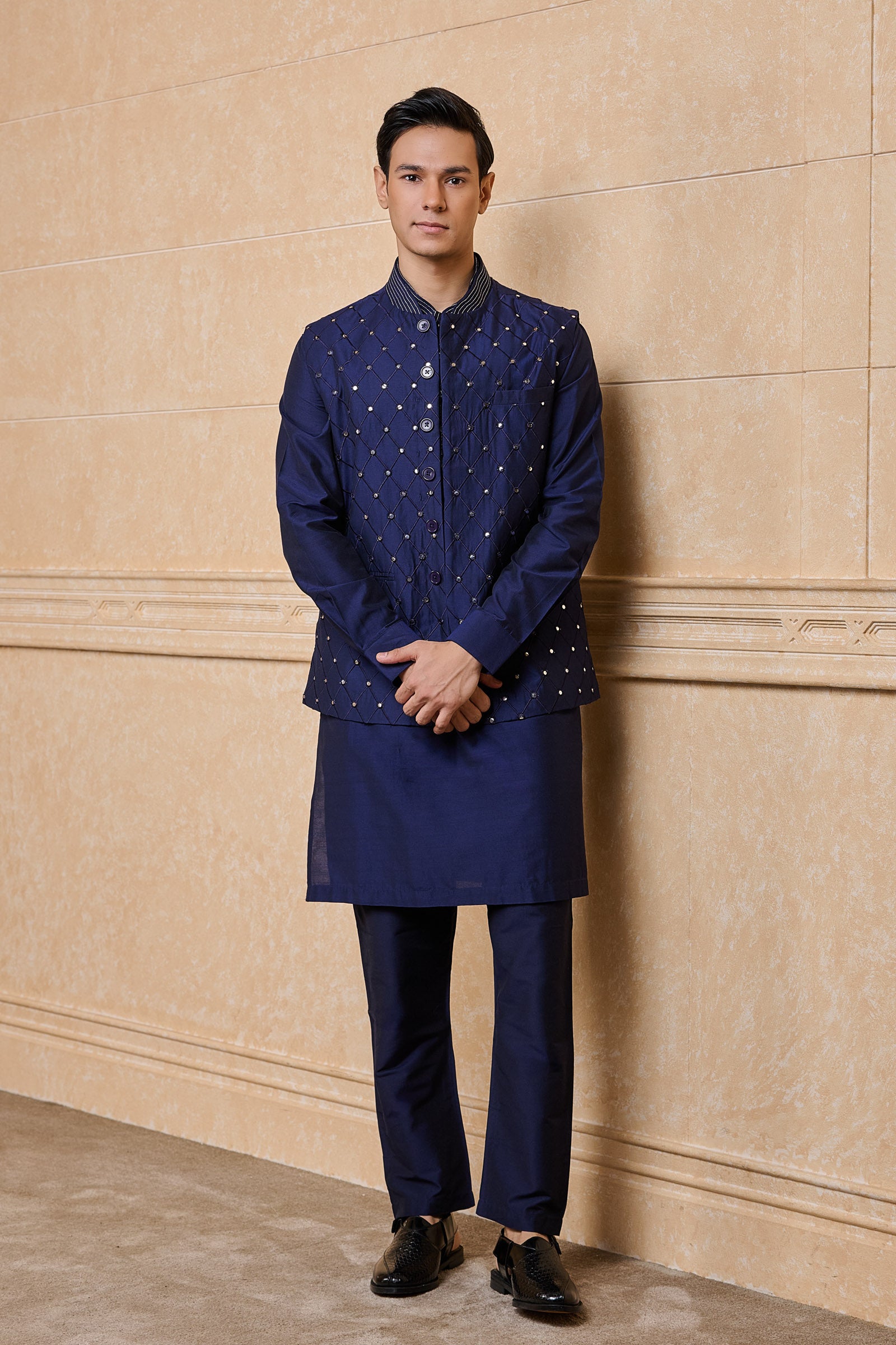 Navy Patra Embroidered Kurta Bundi Set