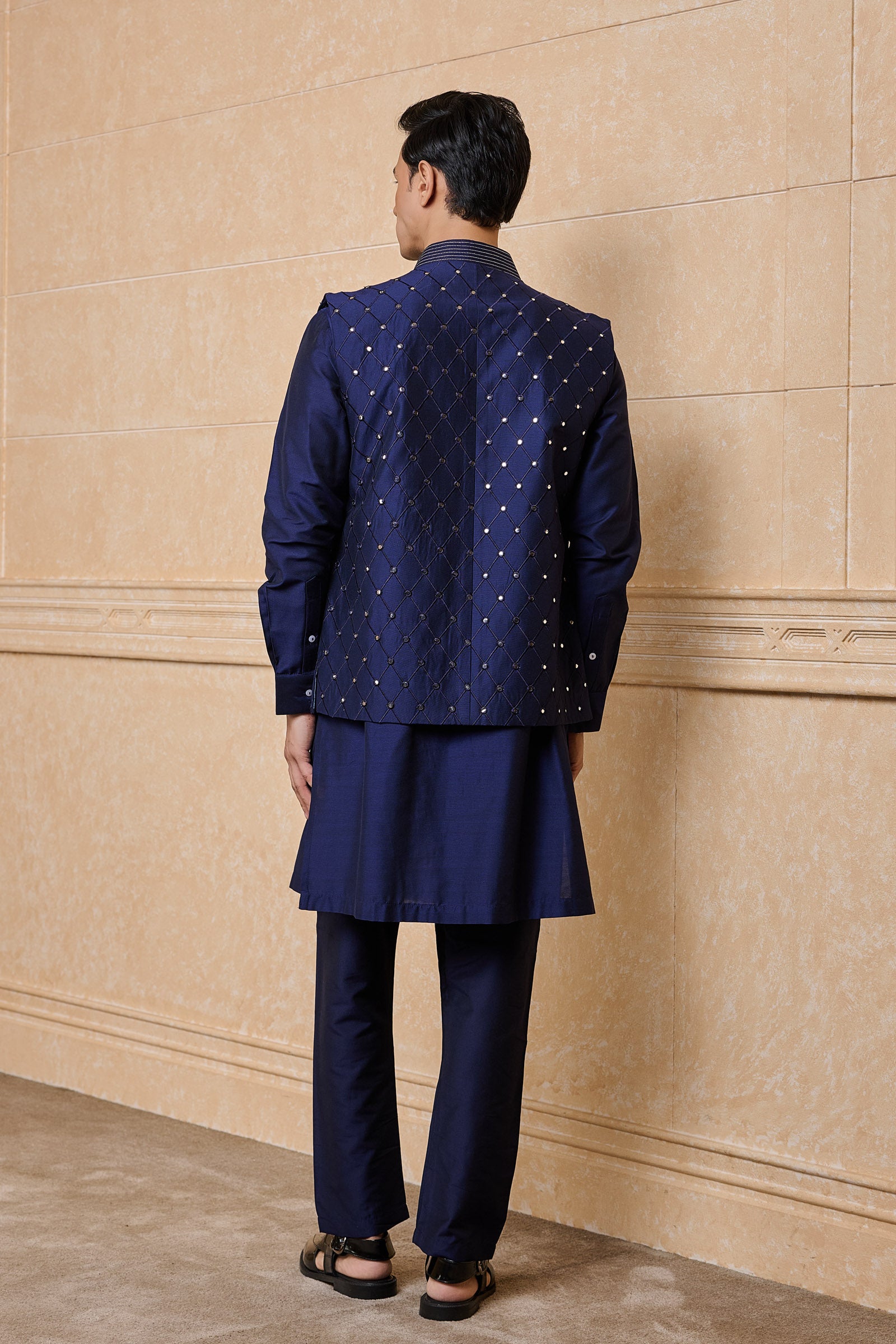 Navy Patra Embroidered Kurta Bundi Set