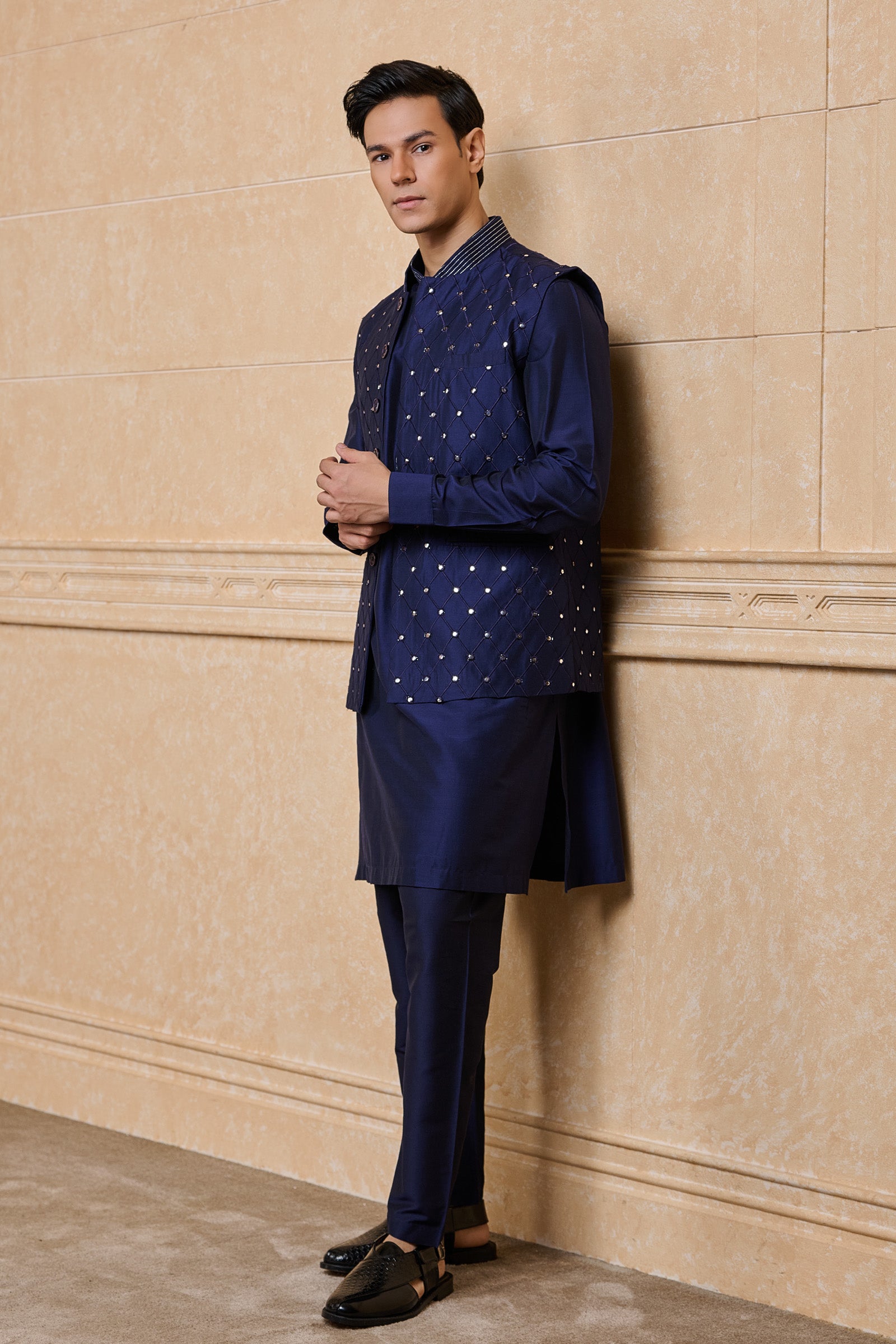 Navy Patra Embroidered Kurta Bundi Set