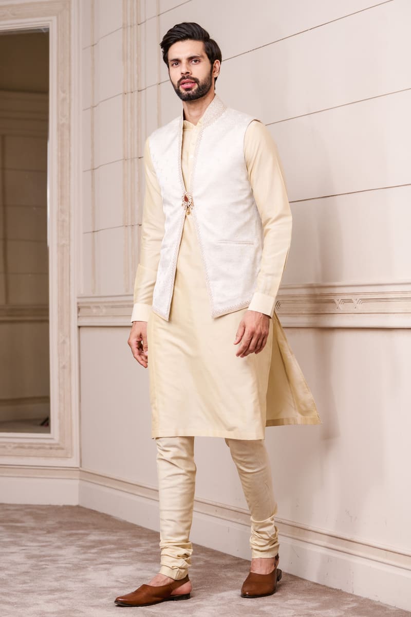 Ivory Jacquard Embroidered Kurta Bundi Set