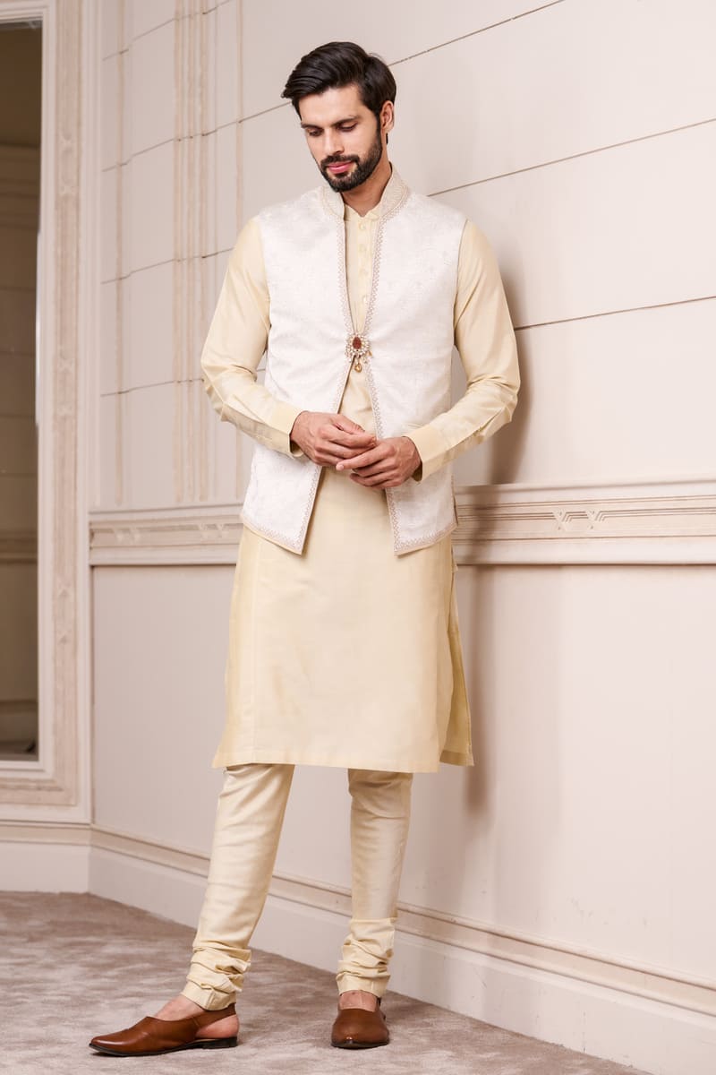 Ivory Jacquard Embroidered Kurta Bundi Set