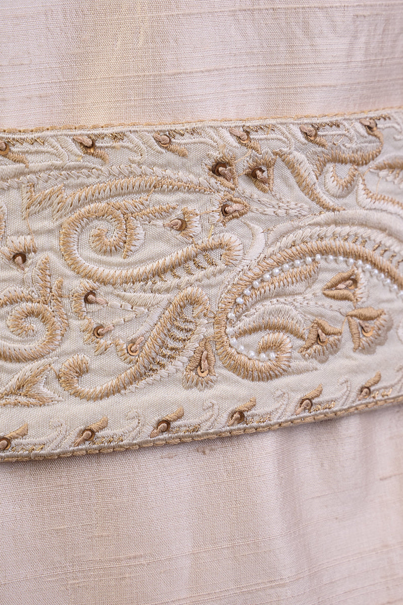 Ivory Resham Embroidered Kamarbandh