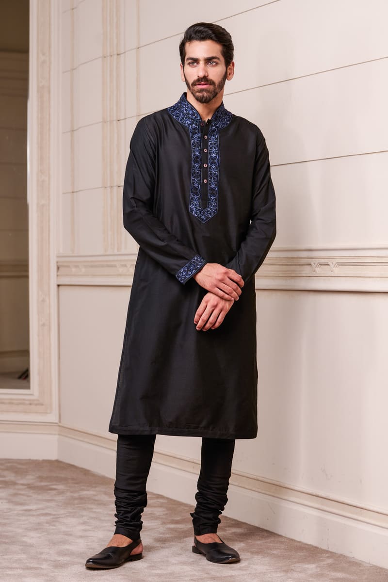 Black Kurta Set With Thread Embroidery On Collar