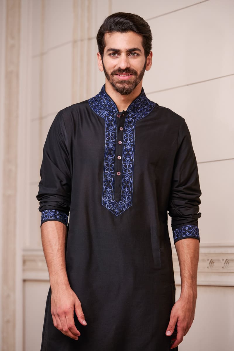 Black Kurta Set With Thread Embroidery On Collar