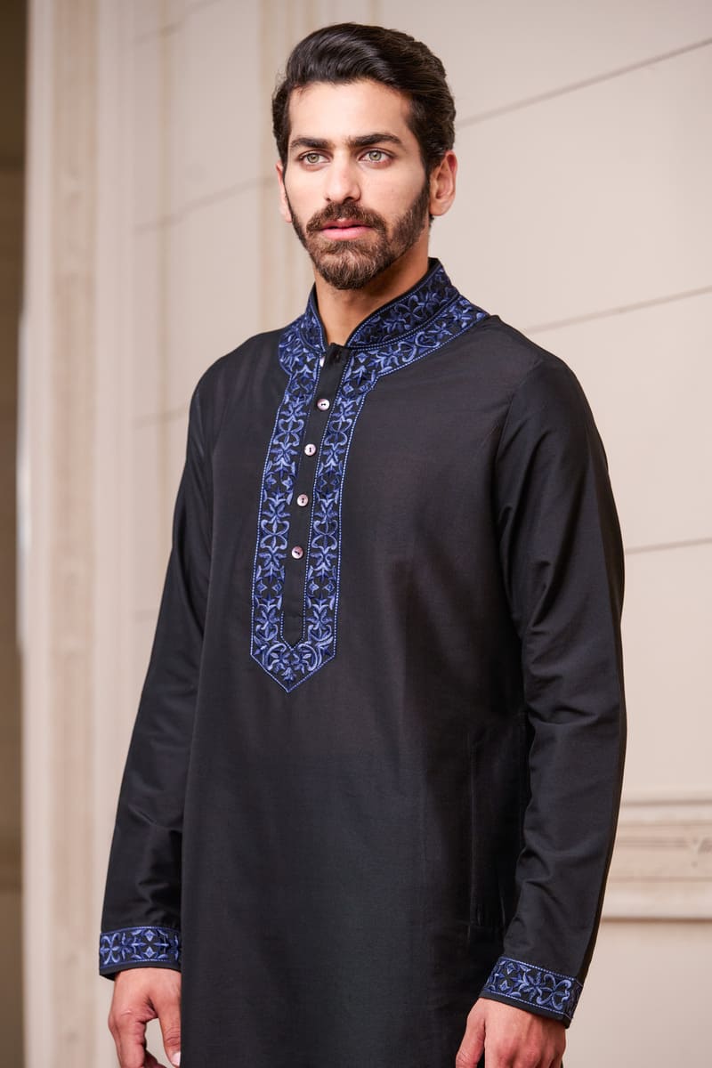 Black Kurta Set With Thread Embroidery On Collar