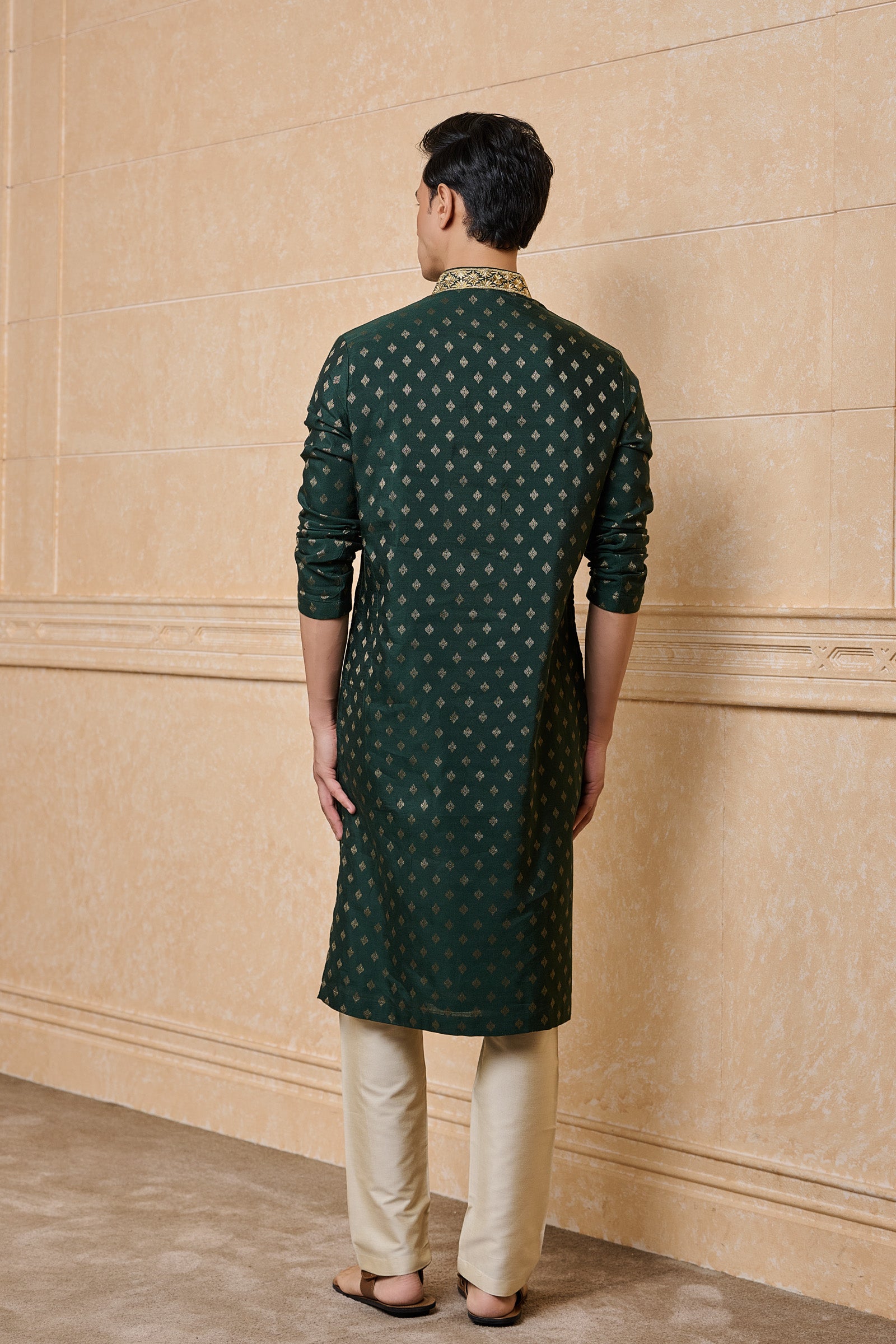 Dark Green Kurta Set With Embroidered Collar