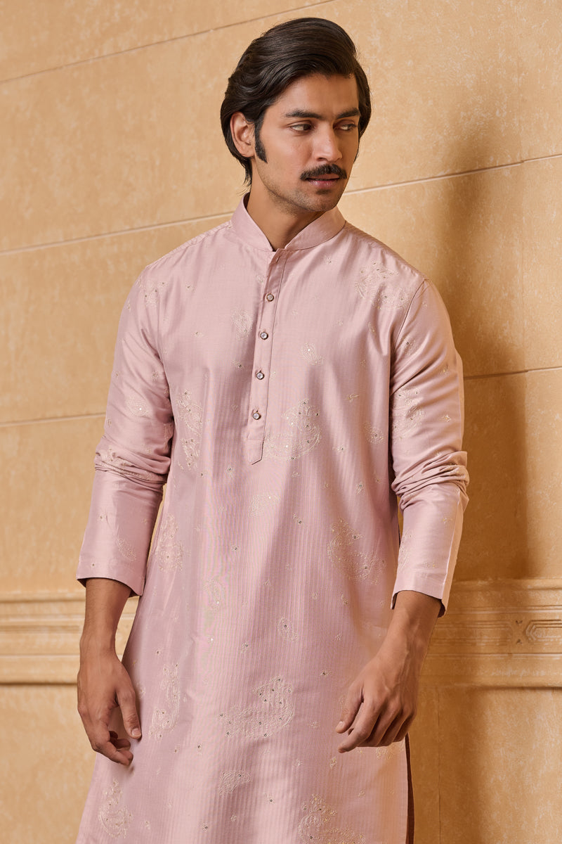 Pink Kurta Set With Embroidery Highlights