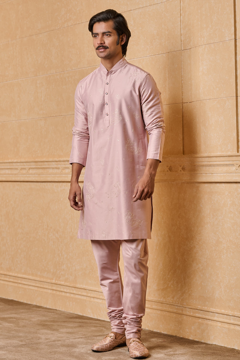 Pink Kurta Set With Embroidery Highlights