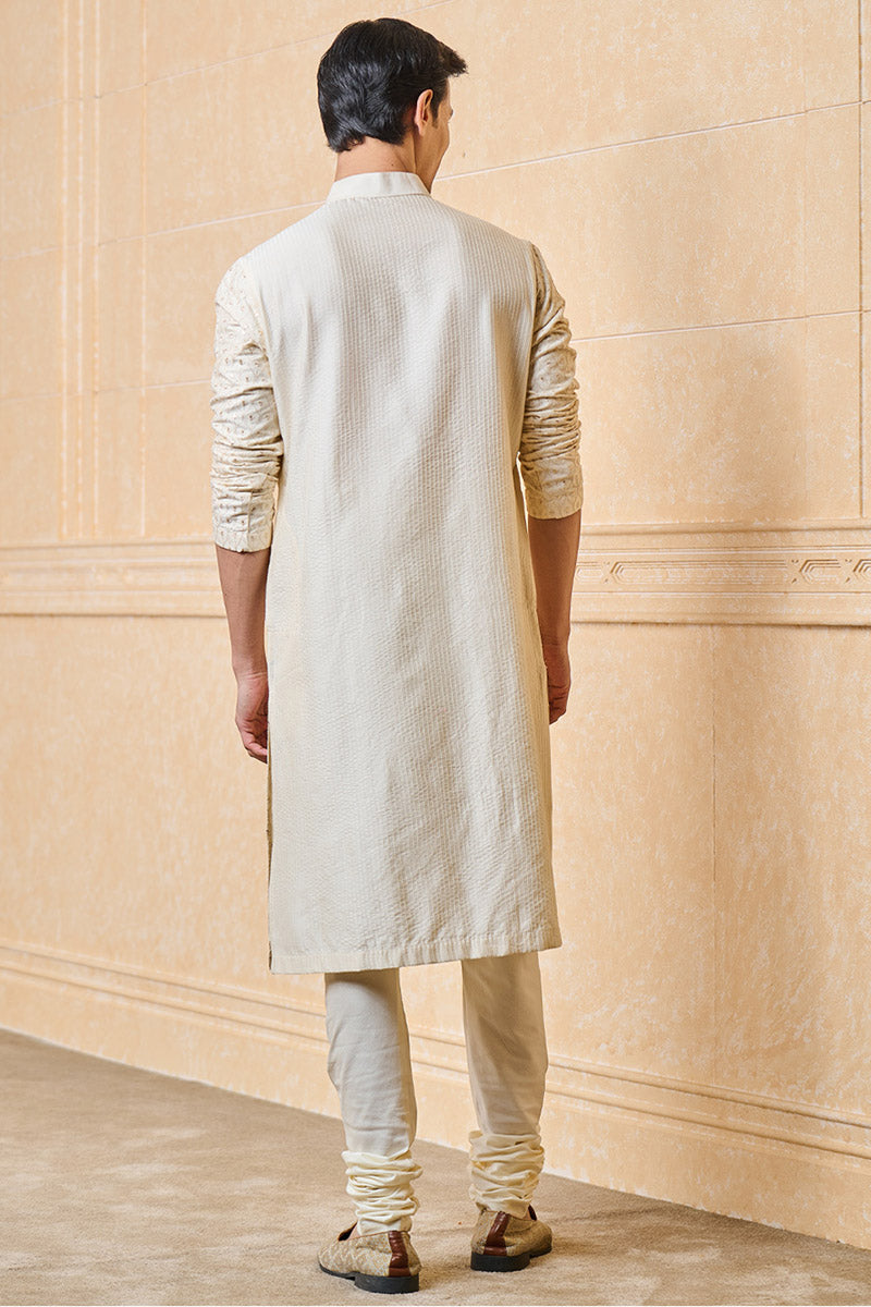 Ivory Kurta Set With Embroidery Highlights