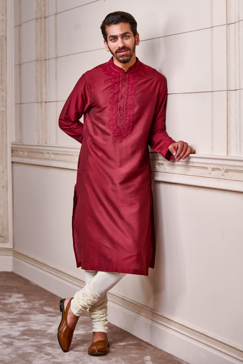 Maroon Kurta Set With Embroidered Neck And Sleeves