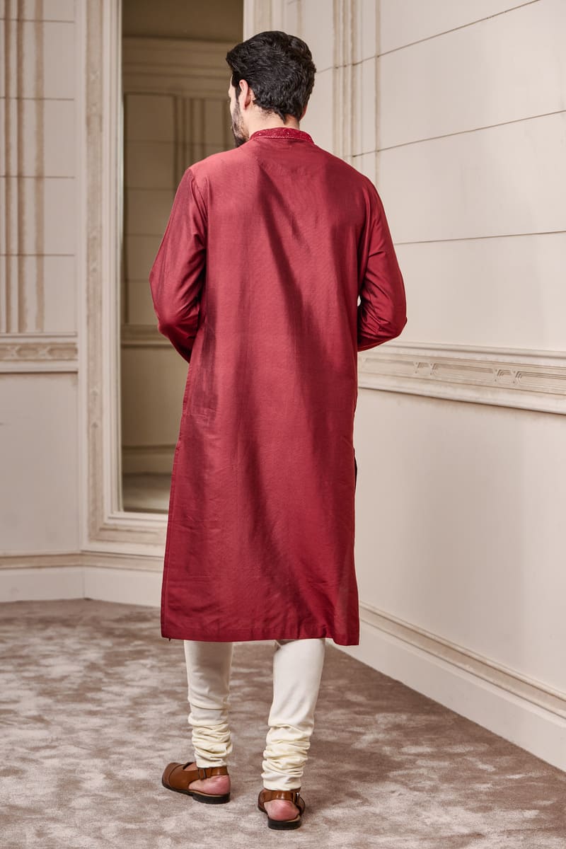 Maroon Kurta Set With Embroidered Neck And Sleeves