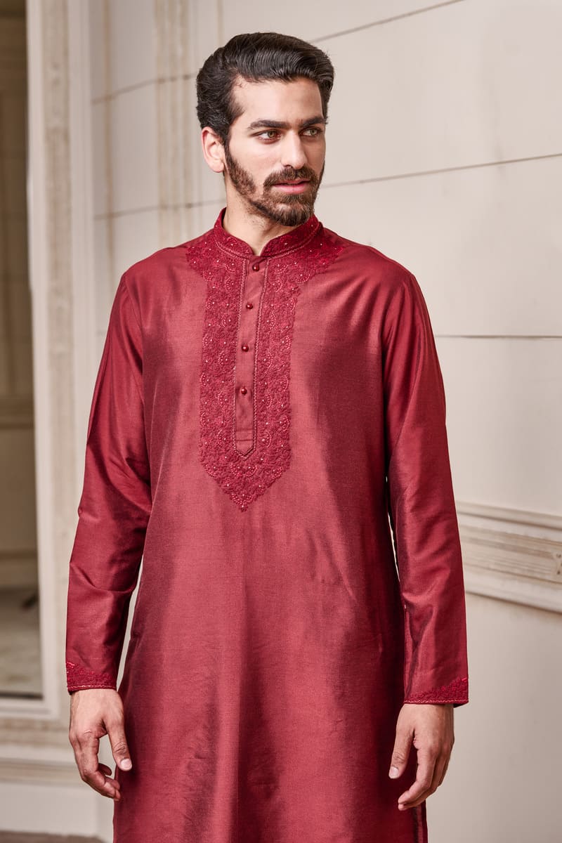 Maroon Kurta Set With Embroidered Neck And Sleeves