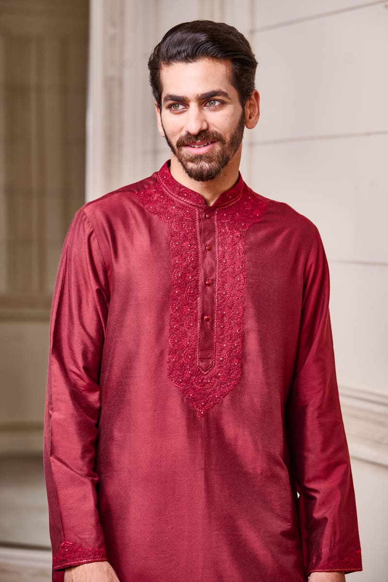 Maroon Kurta Set With Embroidered Neck And Sleeves