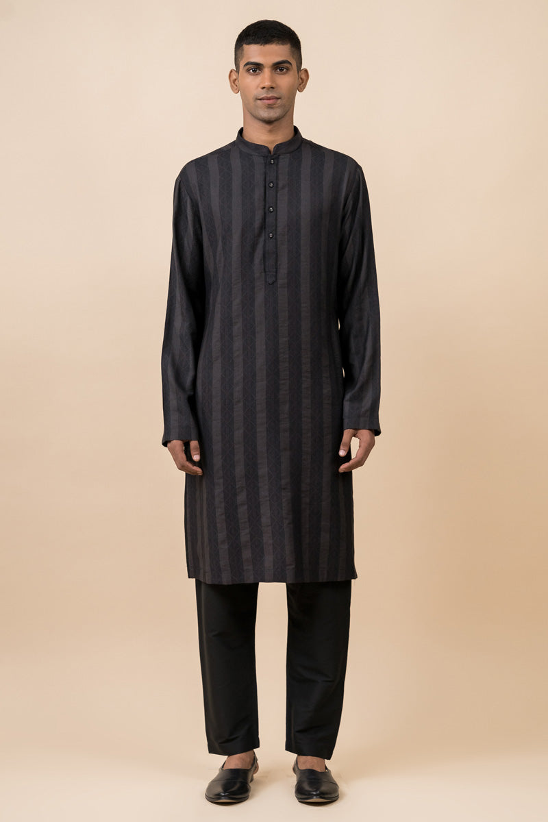 Black Kurta Set With Jaali Detailing