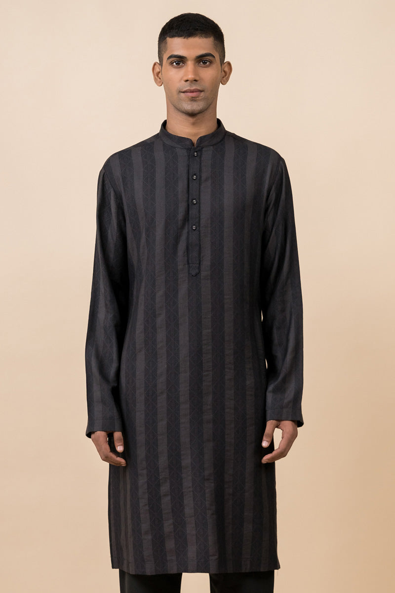 Black Kurta Set With Jaali Detailing