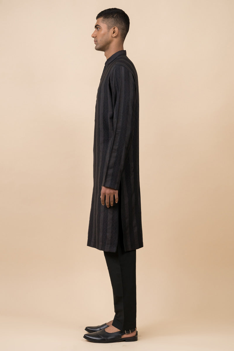 Black Kurta Set With Jaali Detailing