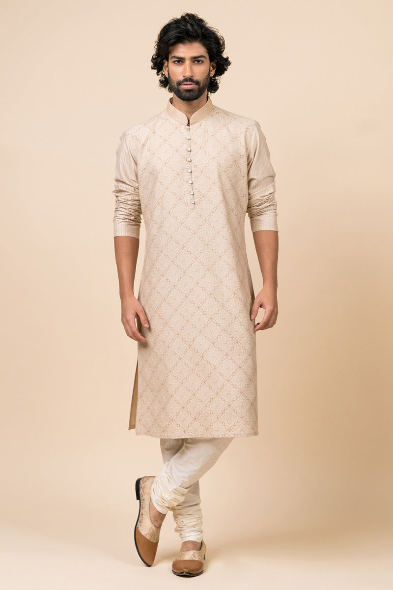 Beige Kurta Set In All Over Kantha Embroidery