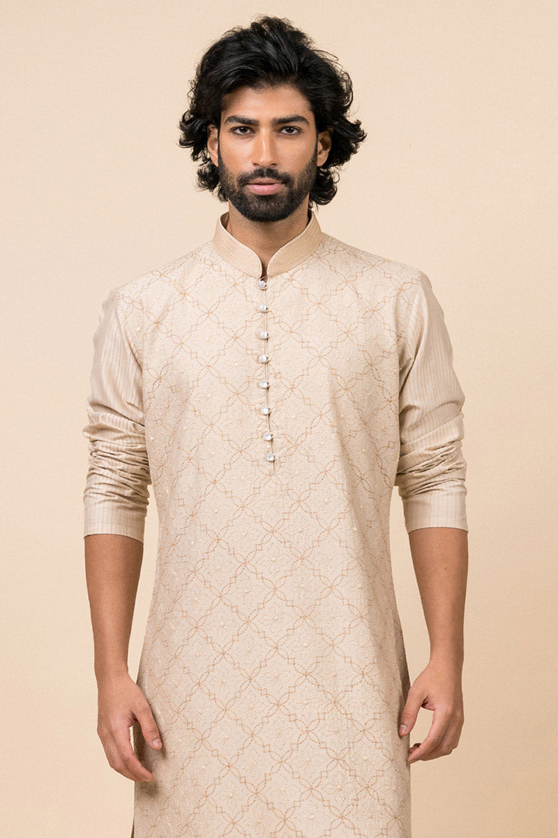 Beige Kurta Set In All Over Kantha Embroidery