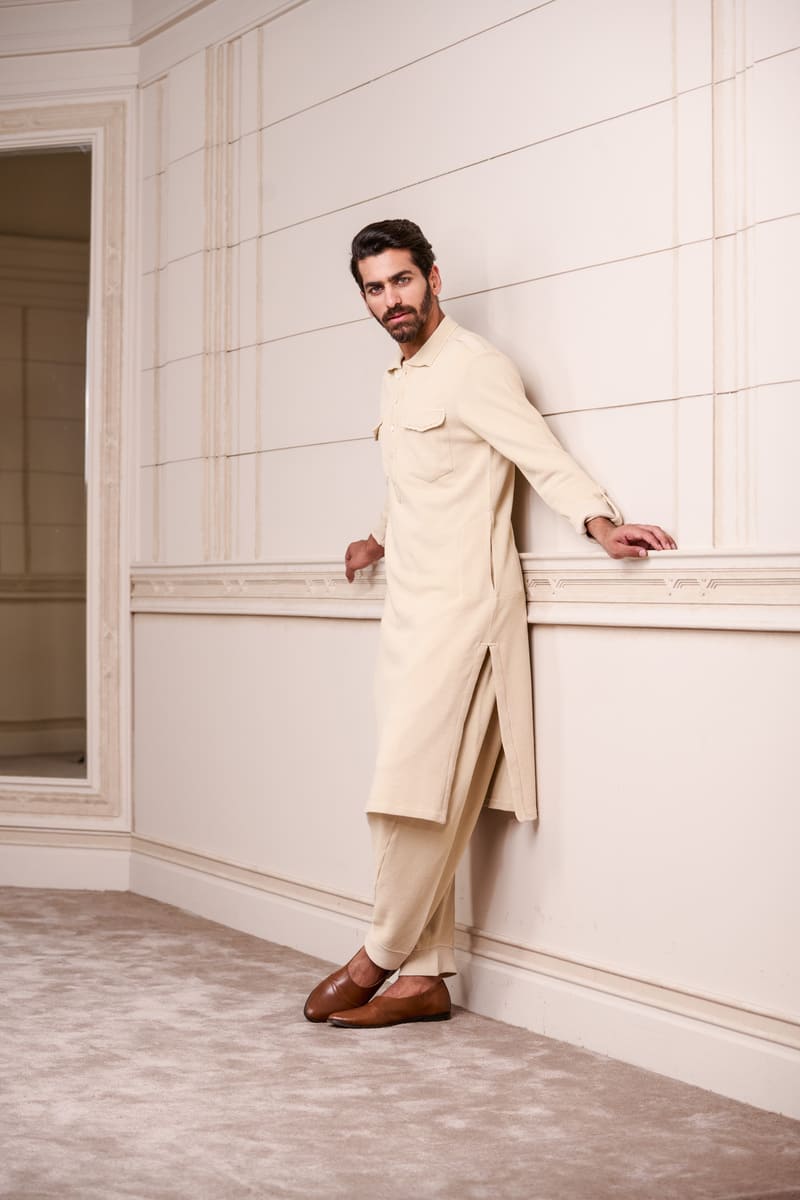 Cream Kurta Set With Kantha Stitch Detailing