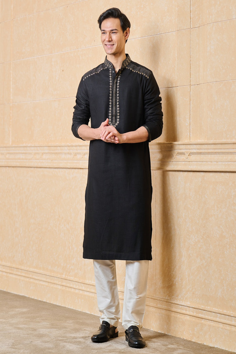 Linen Kurta Set With Embroidery Details