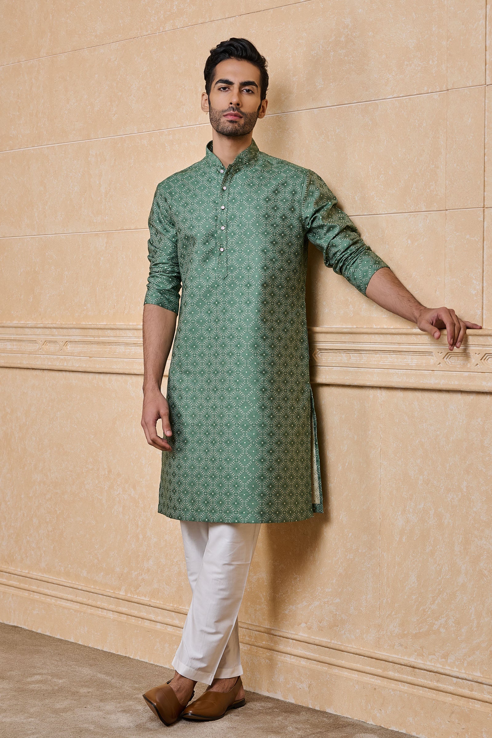 Green Jacquard Kurta Set With Top Stitch Detailing