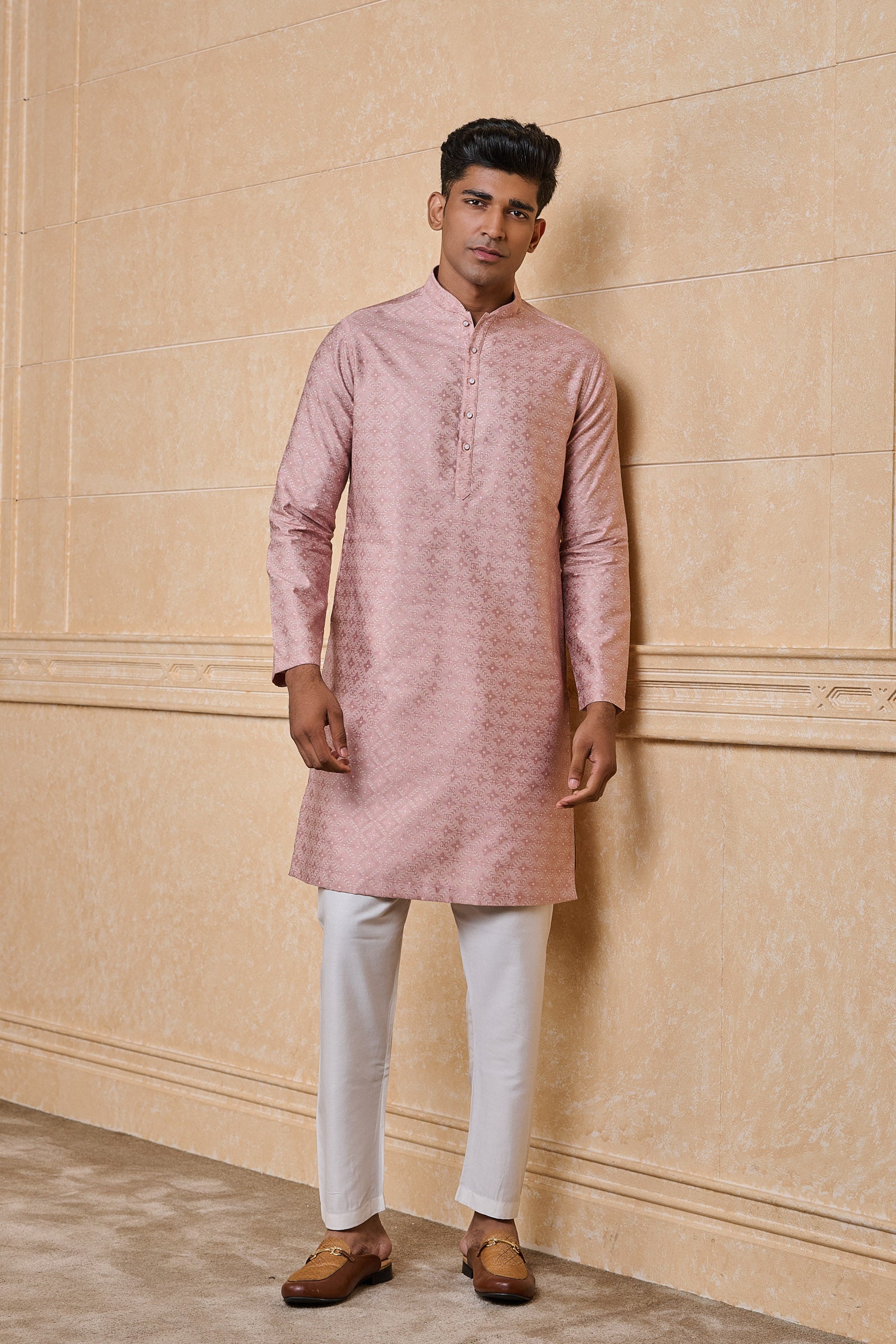 Pink Jacquard Kurta Set With Top Stitch Detailing