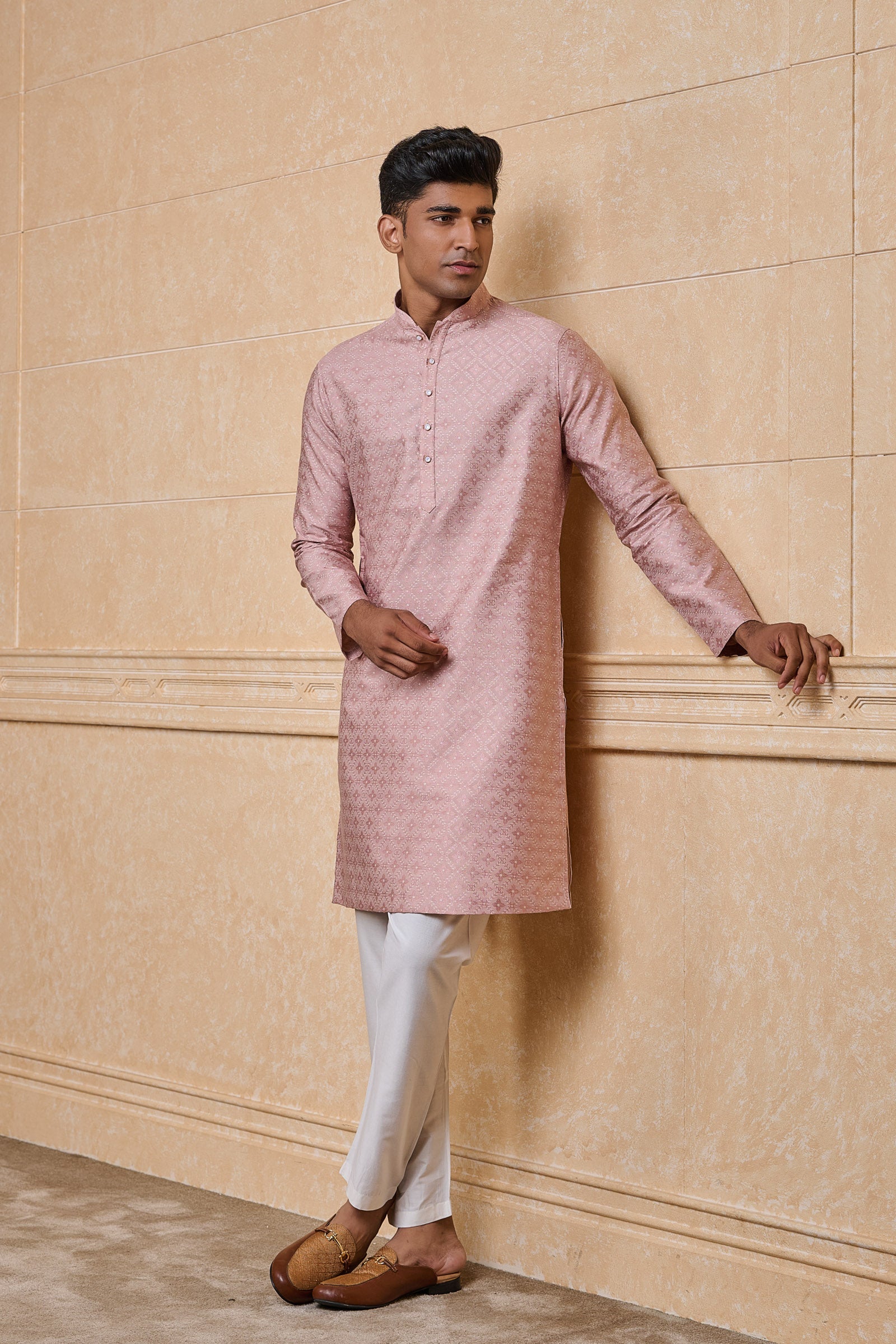 Pink Jacquard Kurta Set With Top Stitch Detailing