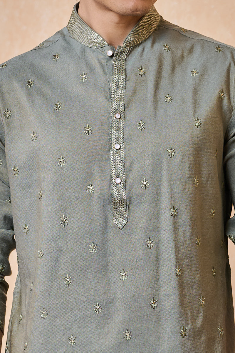 Light Green Kurta Set With Embroidered Yoke