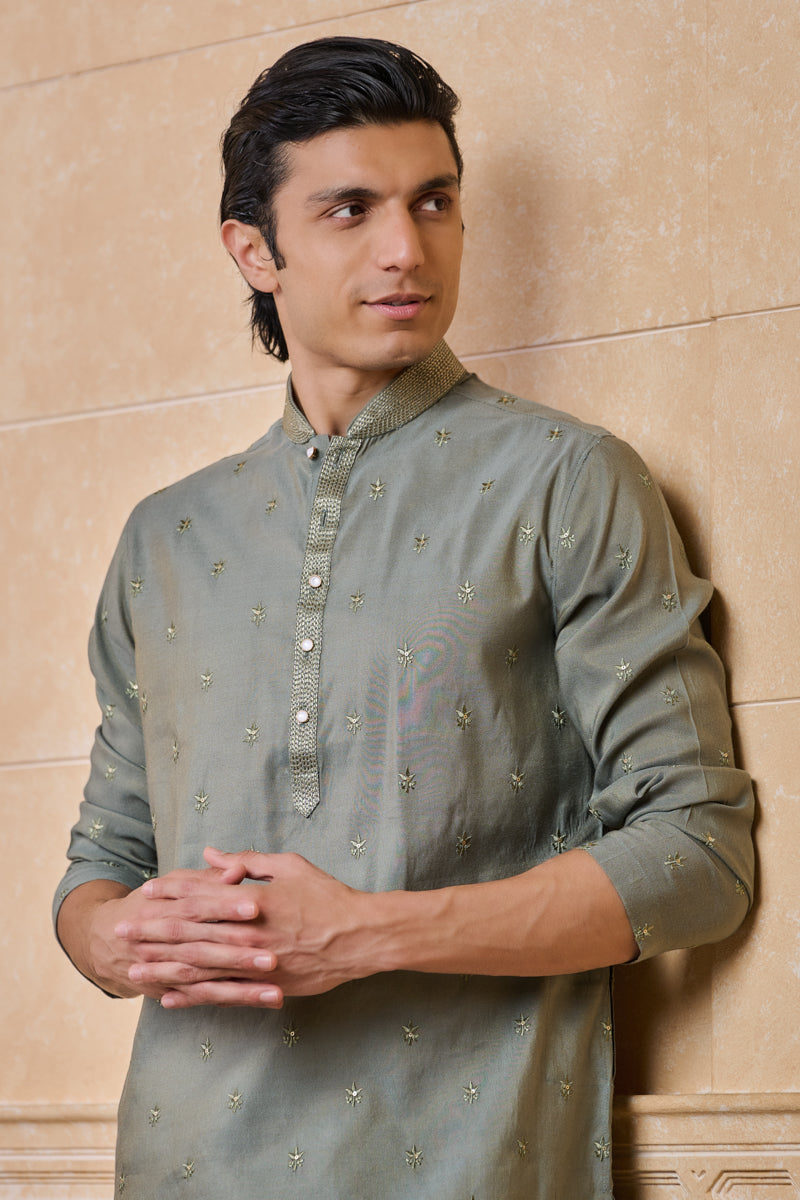 Light Green Kurta Set With Embroidered Yoke