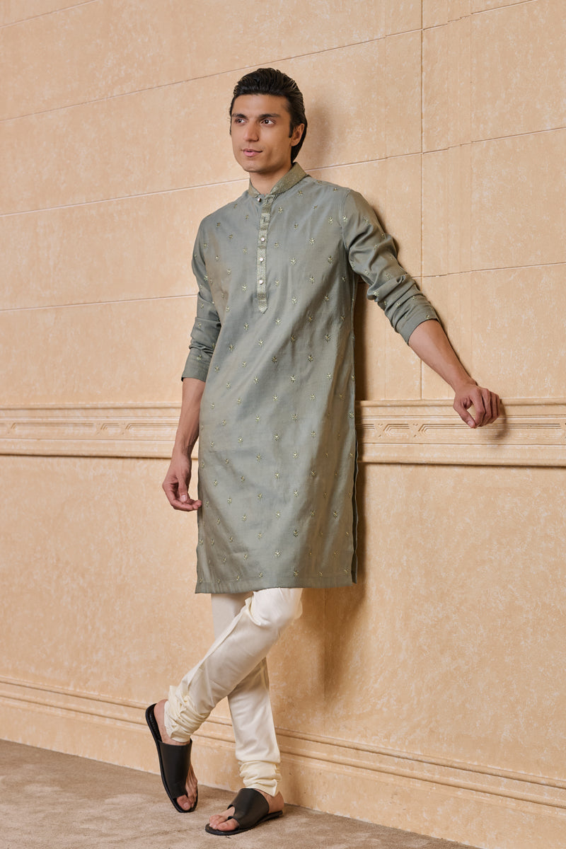 Light Green Kurta Set With Embroidered Yoke