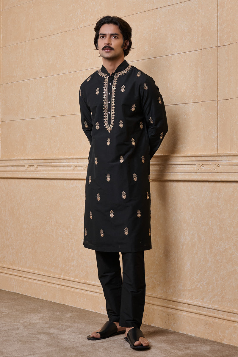 Black Staple Kurta Set With Butta Embroidery