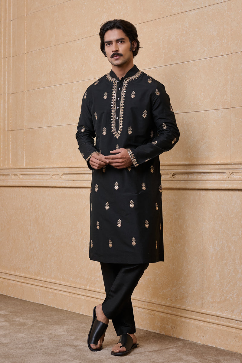 Black Staple Kurta Set With Butta Embroidery