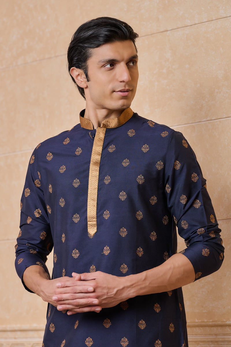 Navy Kurta Set With Embroidery Highlights