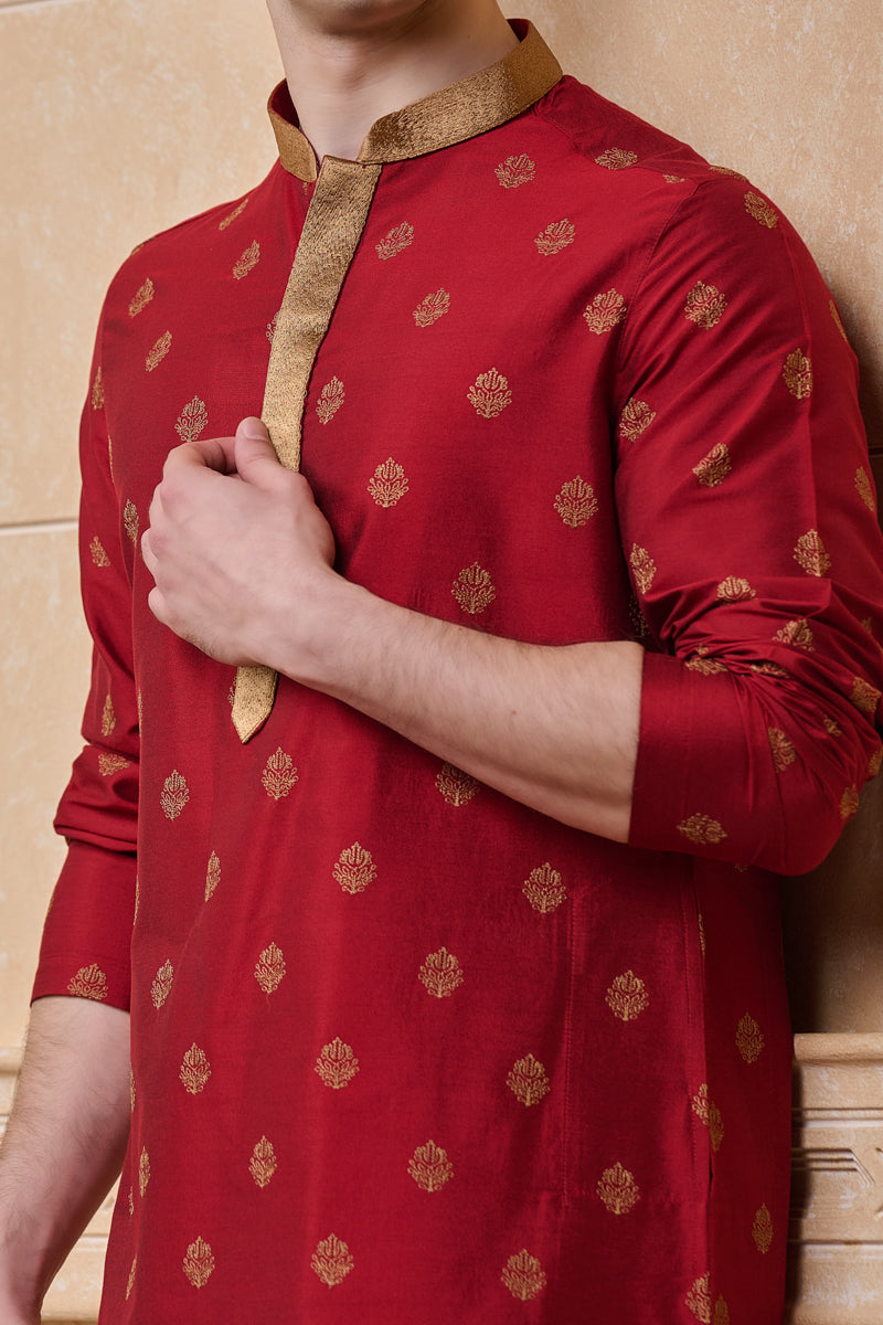 Red Kurta Set With Embroidery Highlights