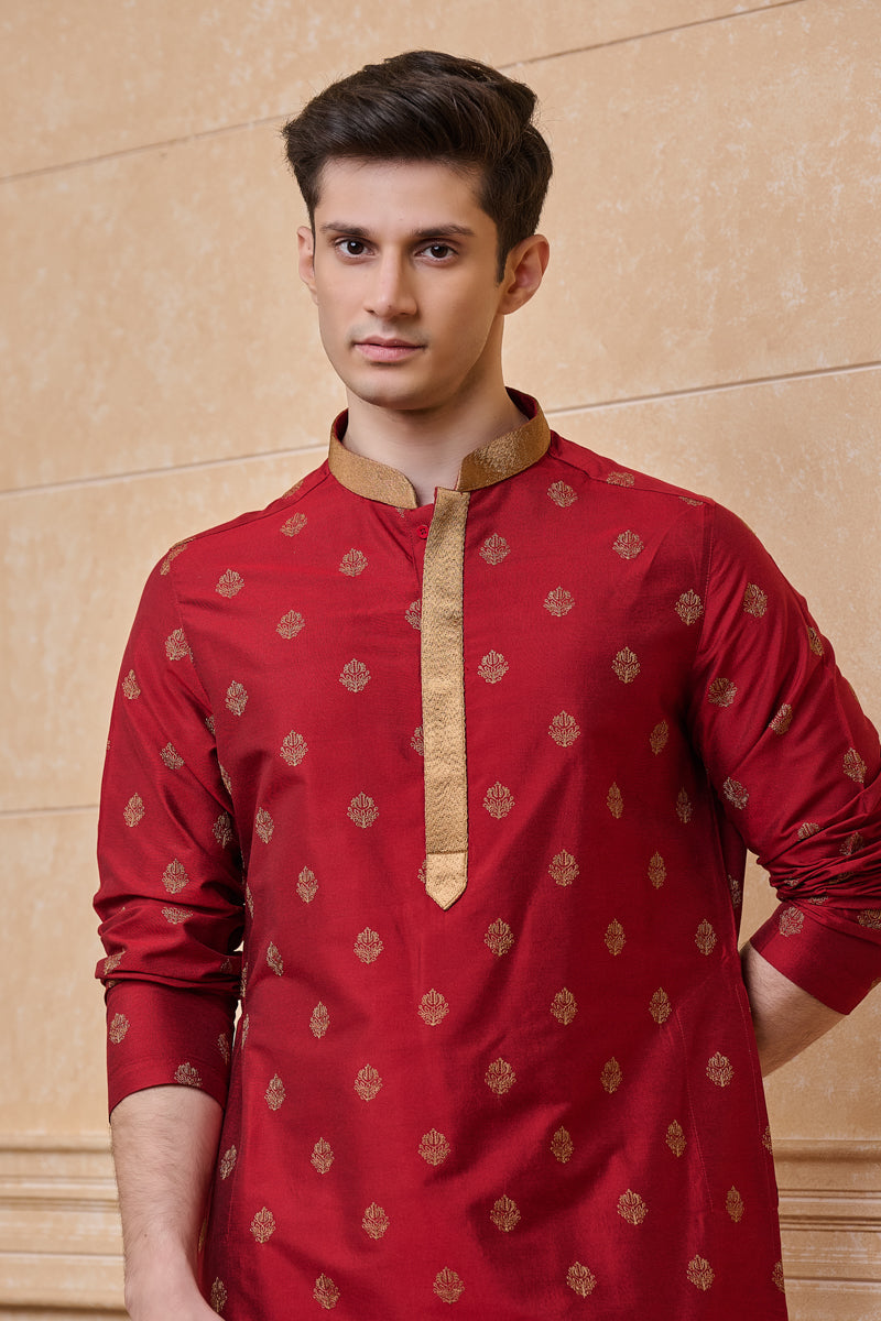 Red Kurta Set With Embroidery Highlights