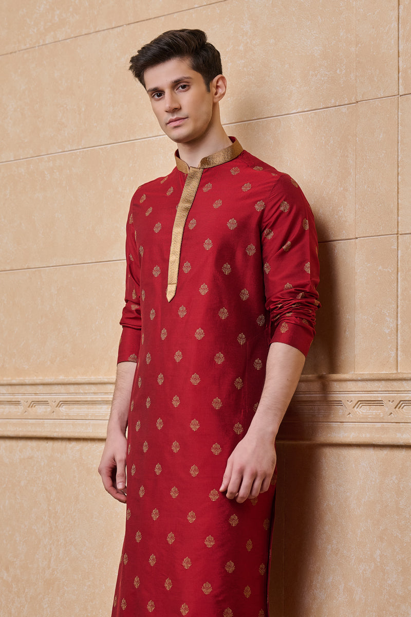 Red Kurta Set With Embroidery Highlights