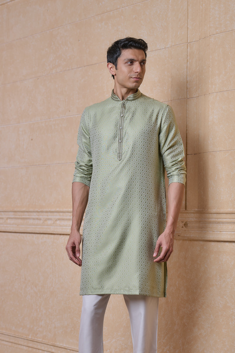 Green Jacquard Kurta Set With Embroidered Collar