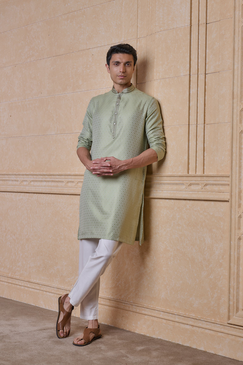 Green Jacquard Kurta Set With Embroidered Collar