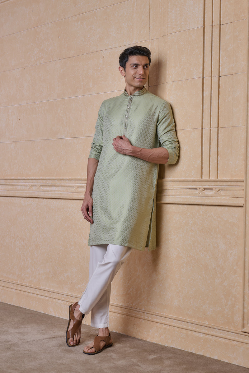 Green Jacquard Kurta Set With Embroidered Collar